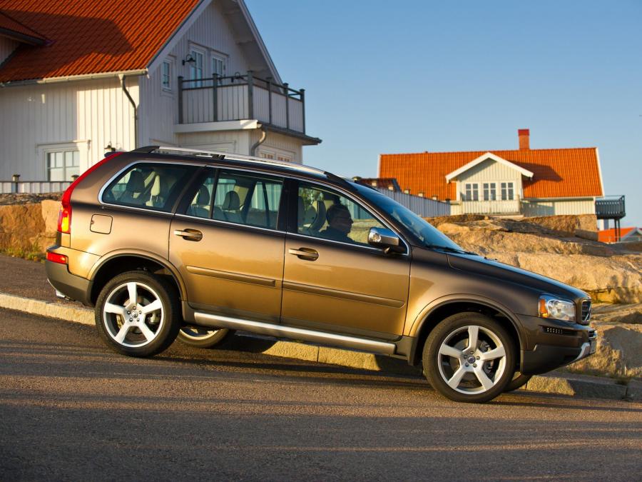  Volvo XC90 R-Design 2009 года  (фото 4 из 8)